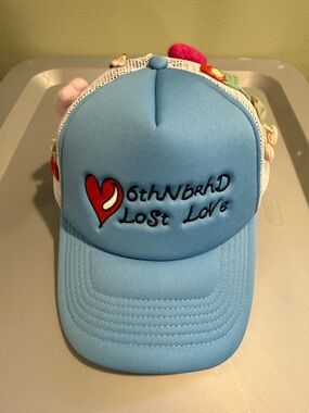 6thNBRHD Blue Floral Mesh Trucker Hat